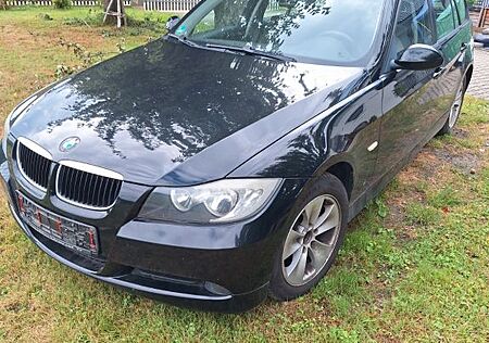 BMW 318i touring -