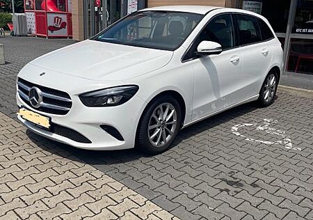 Mercedes-Benz B 180 -