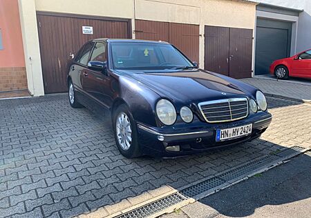 Mercedes-Benz E 240 ELEGANCE Elegance