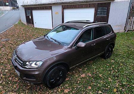 VW Touareg Volkswagen 3.0TDI 7P AHK SHZ Pano Klima Service TOP