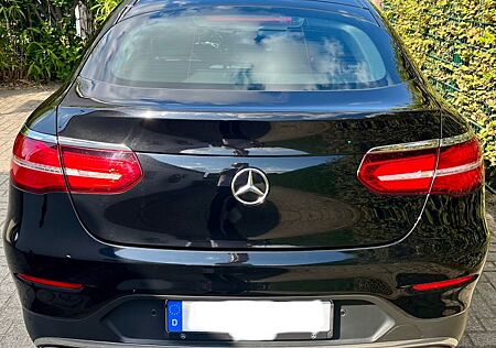 Mercedes-Benz GLC 250 4MATIC AMG Line Coupé Autom. AMG Line