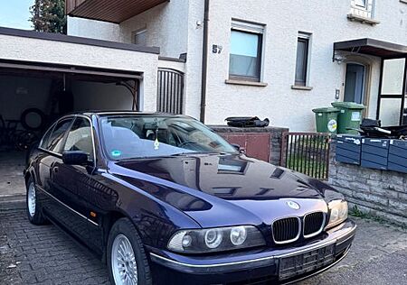 BMW 520i A -