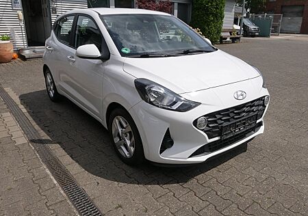 Hyundai i10 1.0 Trend PDC Klimaautomatik nur 12 TKM