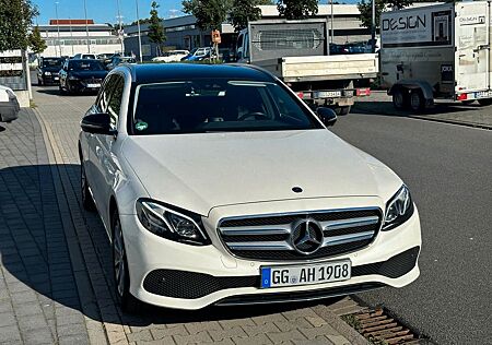Mercedes-Benz E 220 d T - Massage 360° Kamera Ambiente, Sound