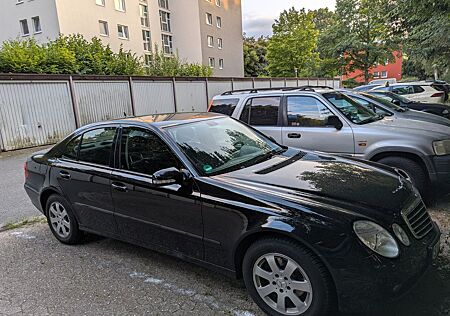 Mercedes-Benz 230