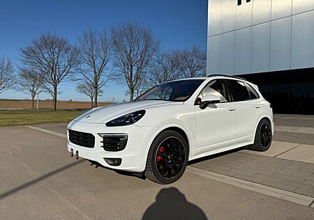 Porsche Cayenne S | Sport | LED | Panorama
