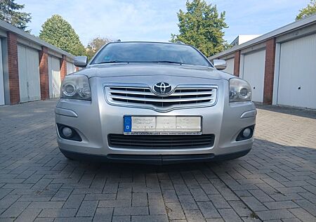 Toyota Avensis Combi 1.8-l-VVT-i -