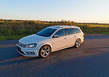 VW Passat Variant gebraucht kaufen VW Passat Variant Volkswagen 2.0 TDI DSG 4MOT 130kW R-Line...