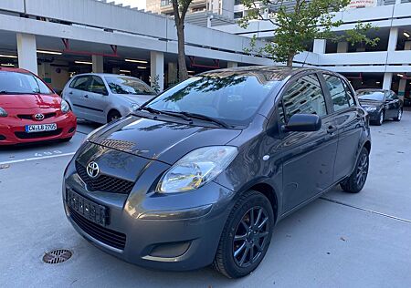 Toyota Yaris 1,0 Klima Alufelgen Euro 5 tel.01708044052