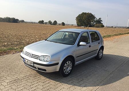 VW Golf Volkswagen 1.6 Auto Basis Variant Basis