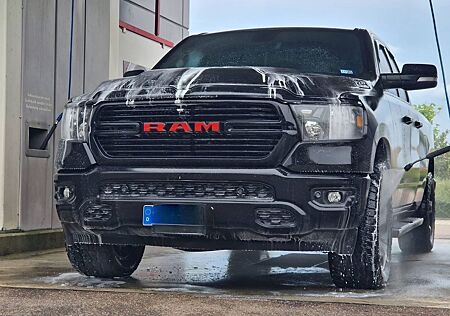 Dodge RAM 1500 5.7 HEMI Quad Cab |