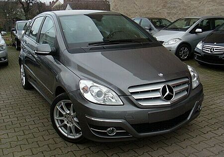 Mercedes-Benz B 200 Automatik / Sportpaket / Navigation / Shz