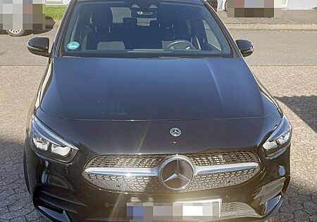 Mercedes-Benz B 180 AMG Line Pano AHK Automatik 8fach bereift