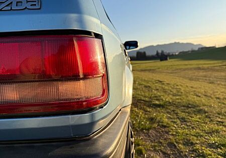 Mazda 323