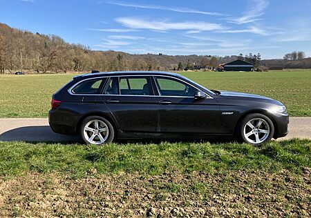 BMW 530d xDrive Touring A Modern Line Modern Line