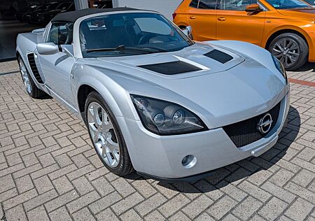 Opel Speedster 2.0 Turbo - 3.900 km - signiert -