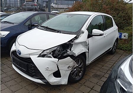 Toyota Yaris Hybrid Comfort Unfallschaden vorne!