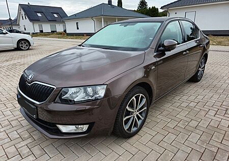 Skoda Octavia 1.4 TSI Green tec Edition DSG StHz TÜV