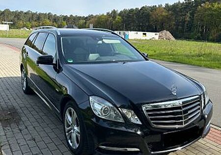 Mercedes-Benz E 300 CDI T BlueEFFICIENCY ELEGANCE ELEGANCE