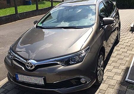 Toyota Auris Touring Sports 1,2-l-Turbo Executive