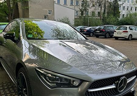 Mercedes-Benz CLA 250 e Coupé AMG Line