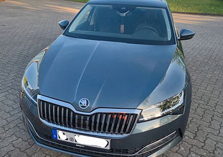 Skoda Superb 2.0 TDI SCR DSG PREMIUM EDITION Combi...