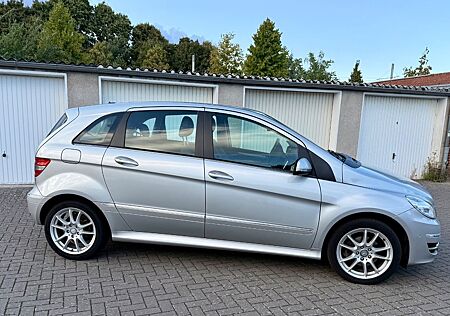 Mercedes-Benz B 200 B200 Automatik Navi Unfallfrei TÜV 05/26
