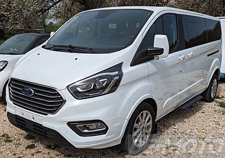 Ford Tourneo Transit Custom 320 L2 LANG TITANIUM 8 Si