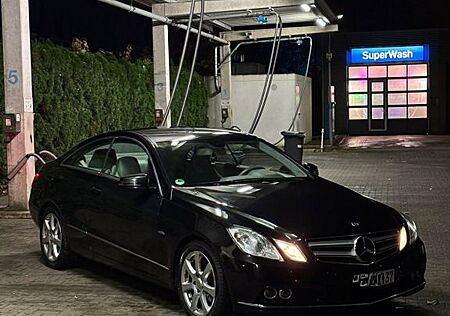 Mercedes-Benz E 200 Coupé BlueEFFICIENCY AVANTGARDE ...