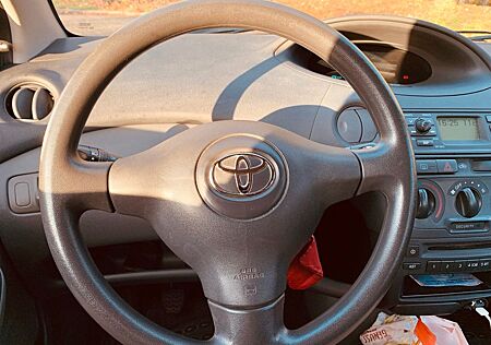 Toyota Yaris 1.0 -