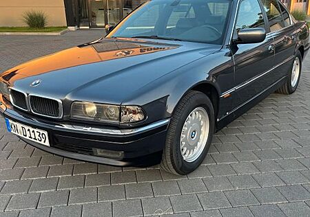 BMW 735i Auto