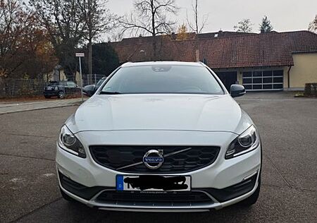 Volvo V60 CC V60 Cross Country T5 AWD Summum