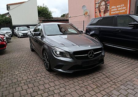 Mercedes-Benz CLA 220 CDI * 2.Hand Scheckheft Xenon Navi Leder