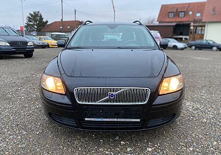 Volvo V50 Kombi 2.4 Kinetic*Automatik*AHK*TÜV NEU*