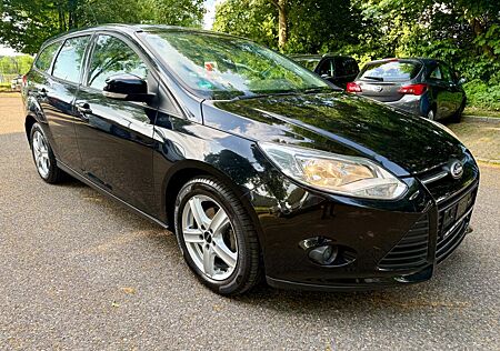 Ford Focus 1,0 EcoBoost Turnier 1 Hand Scheckheft PDC