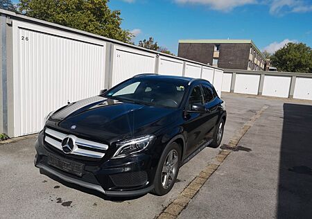 Mercedes-Benz GLA 220 CDI AMG Line *Pano*LED*Kamera*Voll*