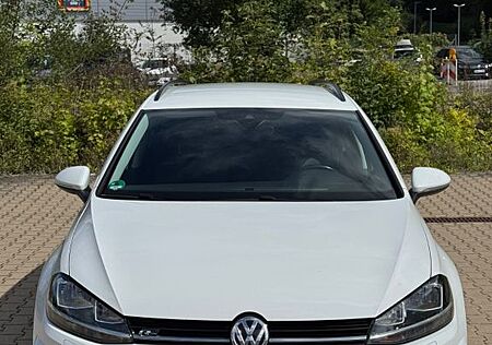 VW Golf Volkswagen 2.0 TDI DSG R AHK ACC SHZ LED