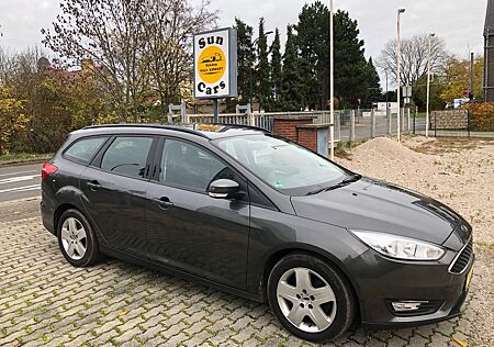 Ford Focus Turnier Business-So+Wi-Navi-PDC-Sitzh-MwSt