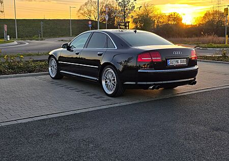 Audi A8 4.2 tiptronic quattro -