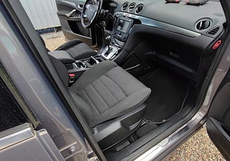Ford S-Max 2,0 TDCi 120kW DPF Titan.Navi.Automatik.