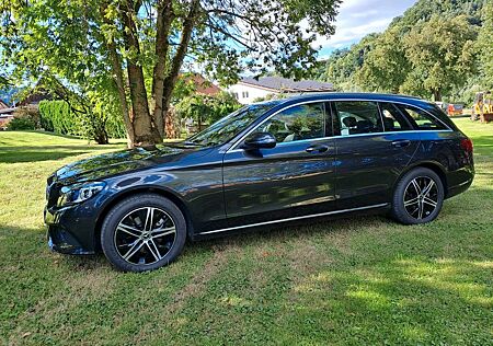 Mercedes-Benz C 220 d T Autom. - PANO, AHK, Burm. Multibeam