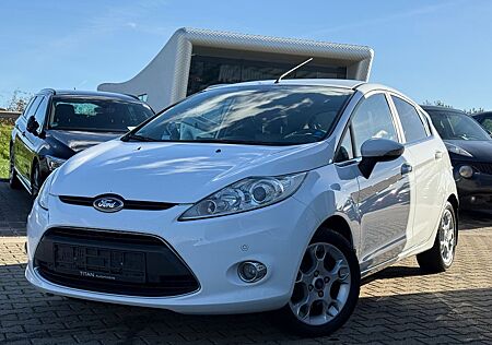 Ford Fiesta Titanium/5-türig/Bluetooth/USB/Radio-CD