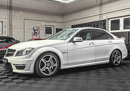 Mercedes-Benz C 63 AMG *W204*LEGENDE*SAUGMOTOR*TOP-AUSSTATTUNG