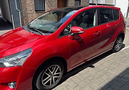 Toyota Verso 1.8l Valvem. Skyview Edition Multi S 5...