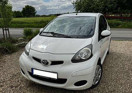 Toyota Aygo (X) Aygo (X) 1,0-l-VVT-i -
