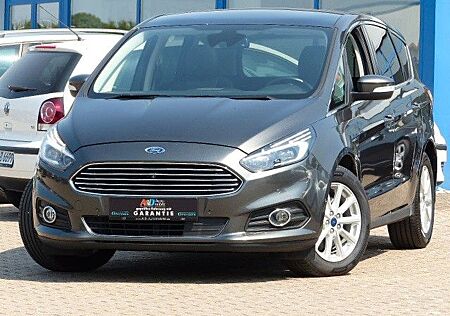 Ford S-Max Titanium