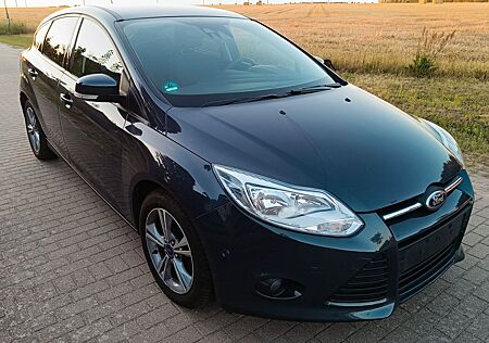 Ford Focus 1,0 EcoBoost 92kW Champions Edition Ch...