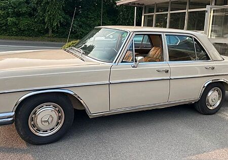 Mercedes-Benz 280 S/6