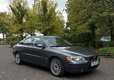 Volvo S60 2.5T Top gepflegt