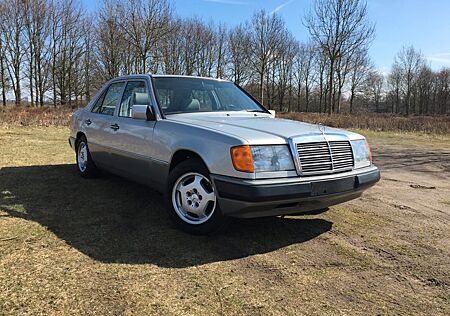 Mercedes-Benz E 200 w 124 Diesel